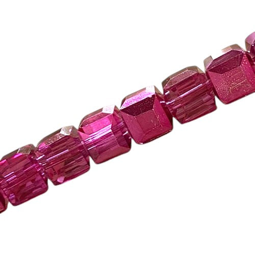 8 MM CUBE BEADS APPROX 48 PCS / CRYSTAL METALLIC HOT PINK